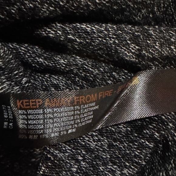 Saturday Sunday Anthropologie Medium Oversized Sweater V-Neck Long Sleeve Black - Picture 9 of 10